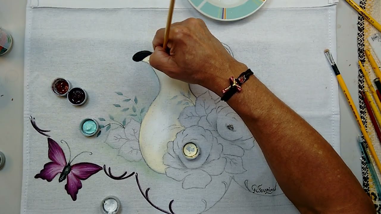 Roberto Ferreira - Vamos Aprender a Pintar Jarra e Rosas em Tecido - Parte 1