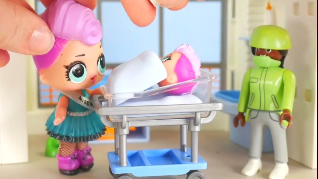 Dolls Drive to new hospital to get checked in to buy surprise bags