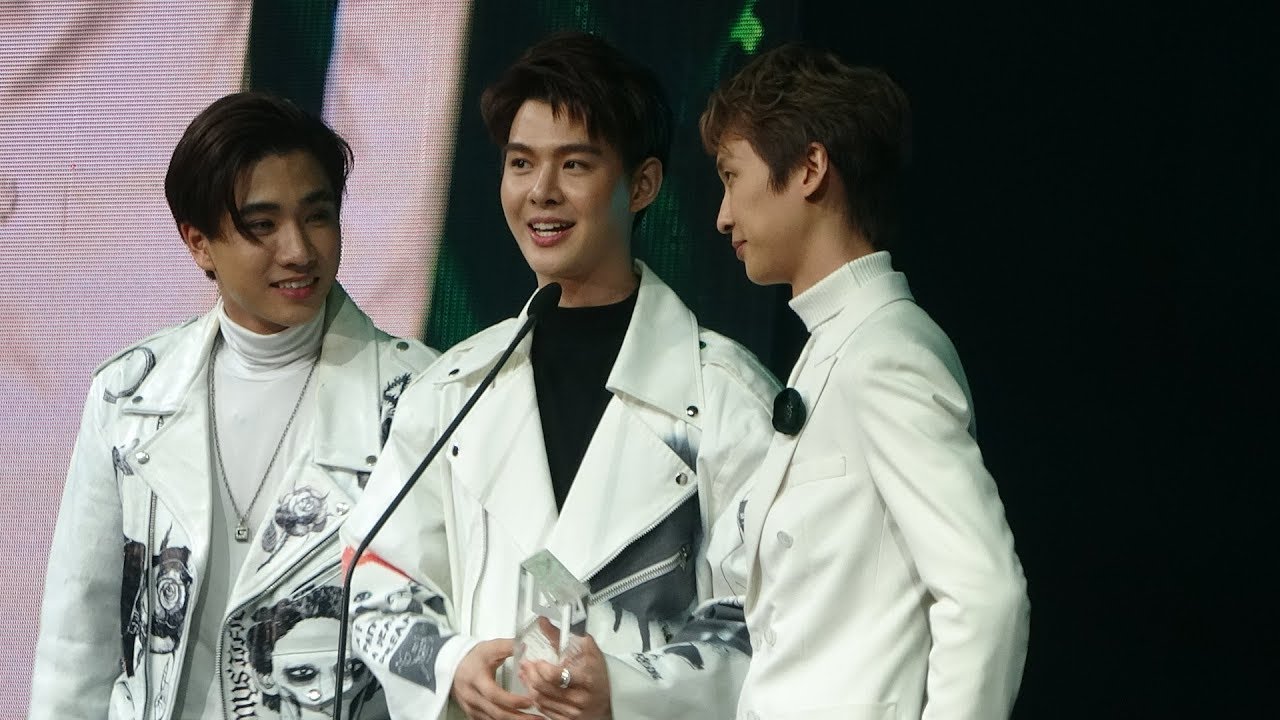 2019-02-12 Perth x Saint  | รับรางวัล LINE TV BEST KISS SCENE #LINETVNEXPLOSION2019