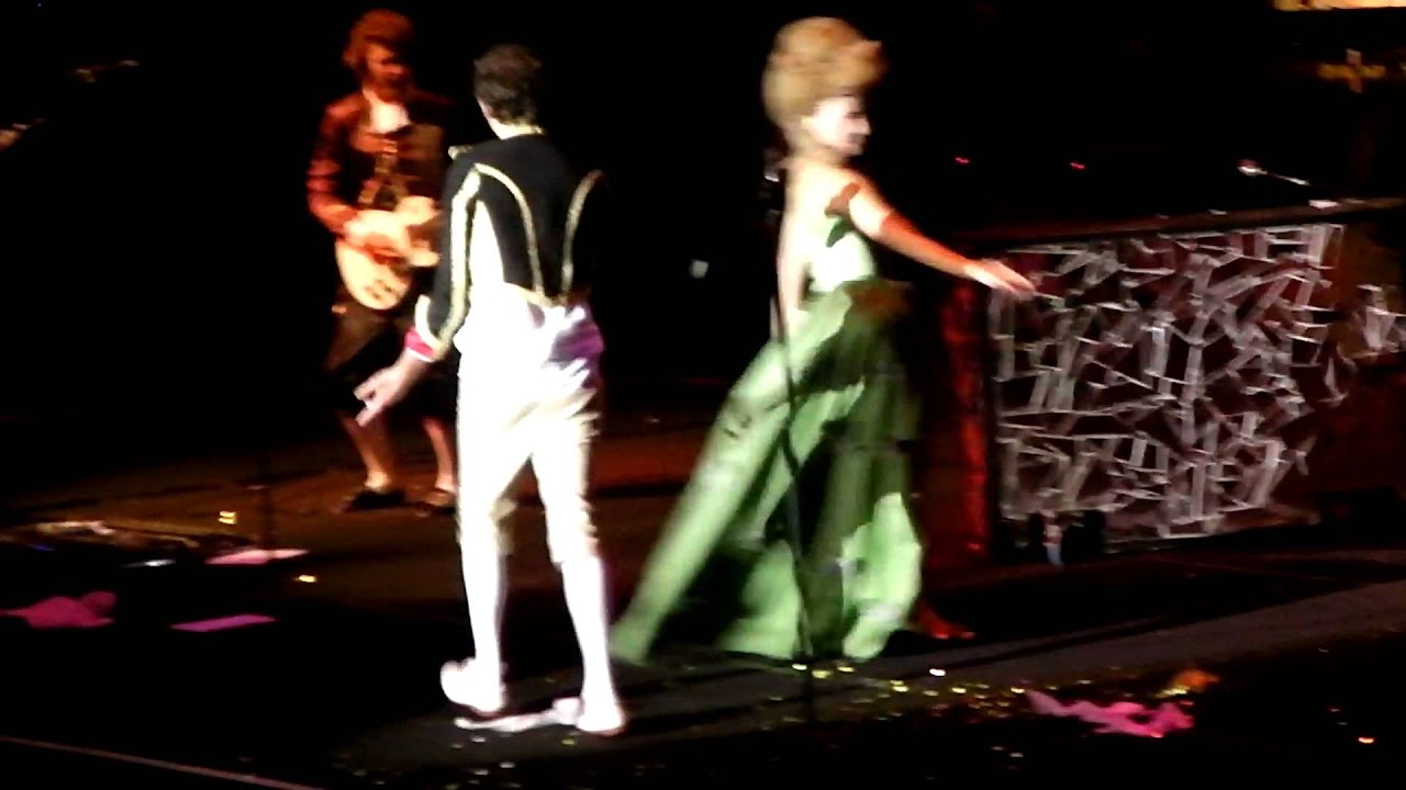 MIKA - We Are Golden (Live @ Seoul, Korea, 2011)