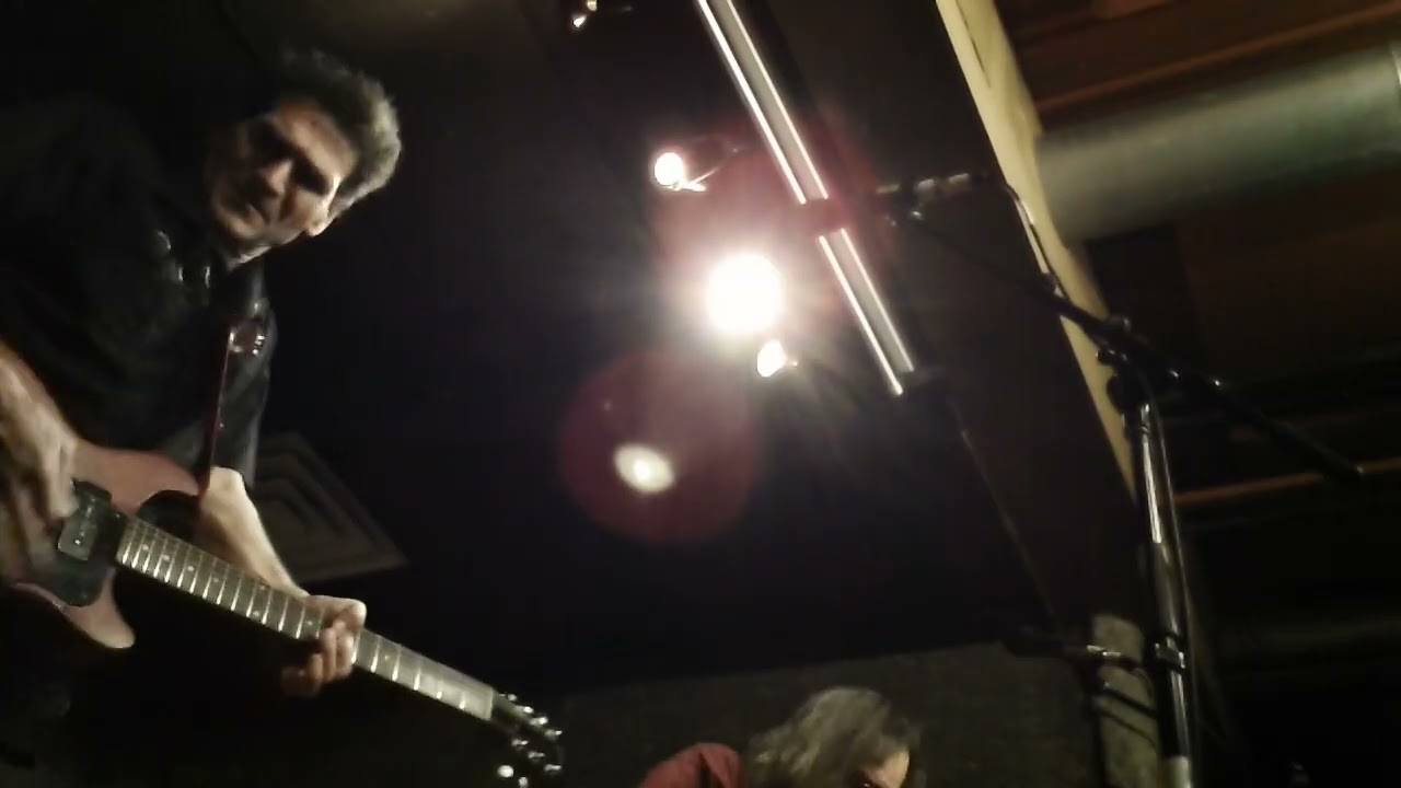 Wes Ivankovich feat. Don Julin ^ the Ol MicroTones  mirror in the bathroom Live at Shorts Brewery