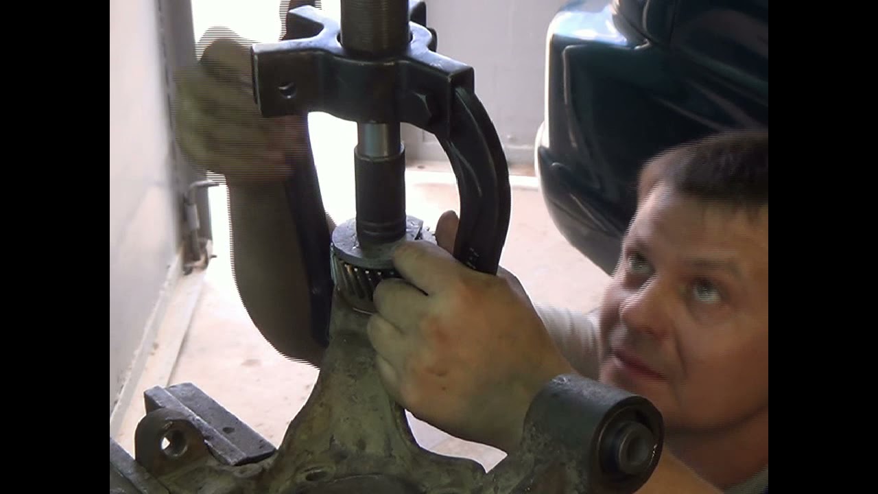 запрессован сайлентблоки гидравлическим съемником подшипников - YouTube