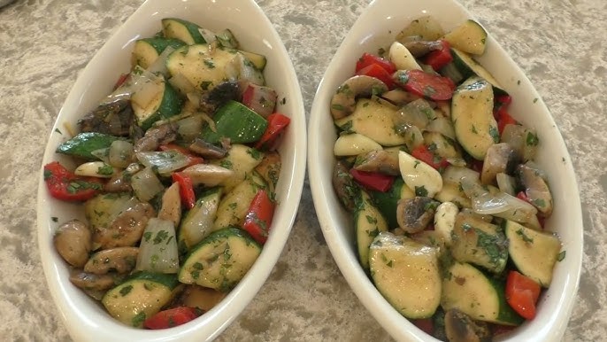 Qahvadagi sperma Shaffof mayo kiygan plyajdagi ayollar