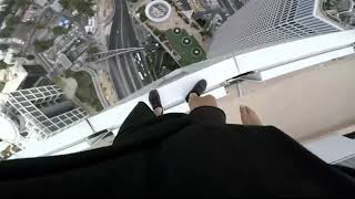 Triggering your Acrophobia for 2 mins straight