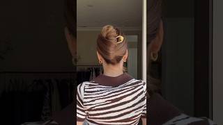 OMG 😱 Viral  Hairstyle Hack#hairstylehacks#viralhairstyles#shorts#ytshorts#shortsfeed#viral#bunhacks