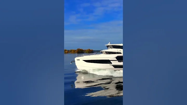 Touring the Stunning Interior of the Horizon FD75 “Jeanne Sea Qua”