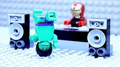 Lego Hulk Hip hop Dance & Iron man brick building DJ Mix table