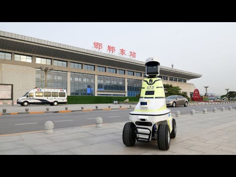 ‘Robot traffic police’ put on duty in north China| CCTV English