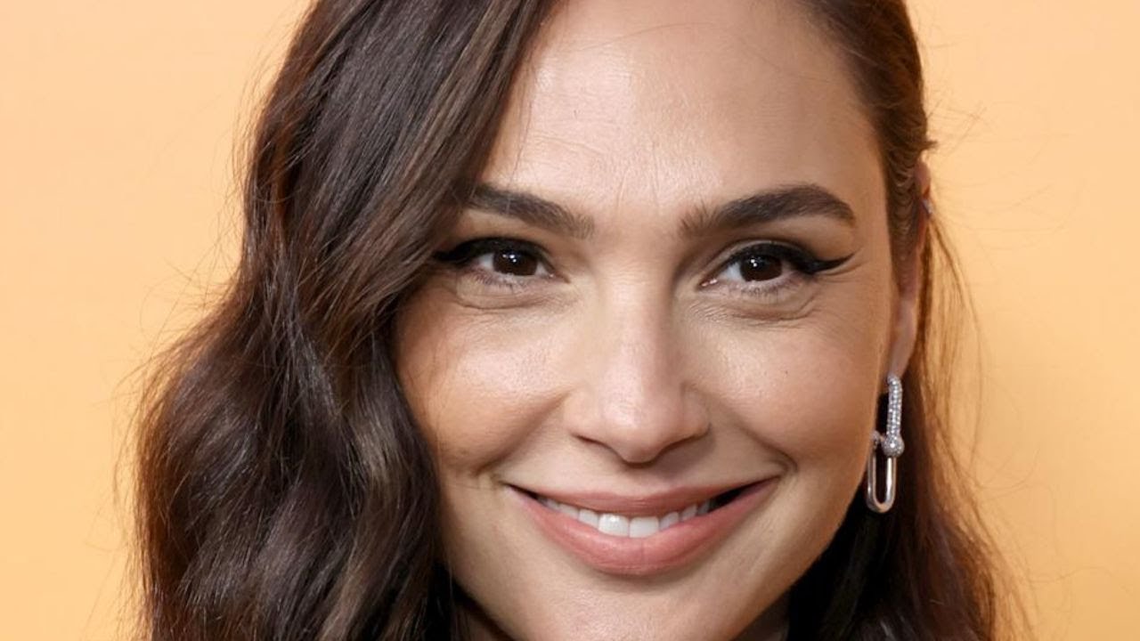 Gal Gadot Stuns Fans With Bold Beach Photos — You Won’t Believe Her Look!