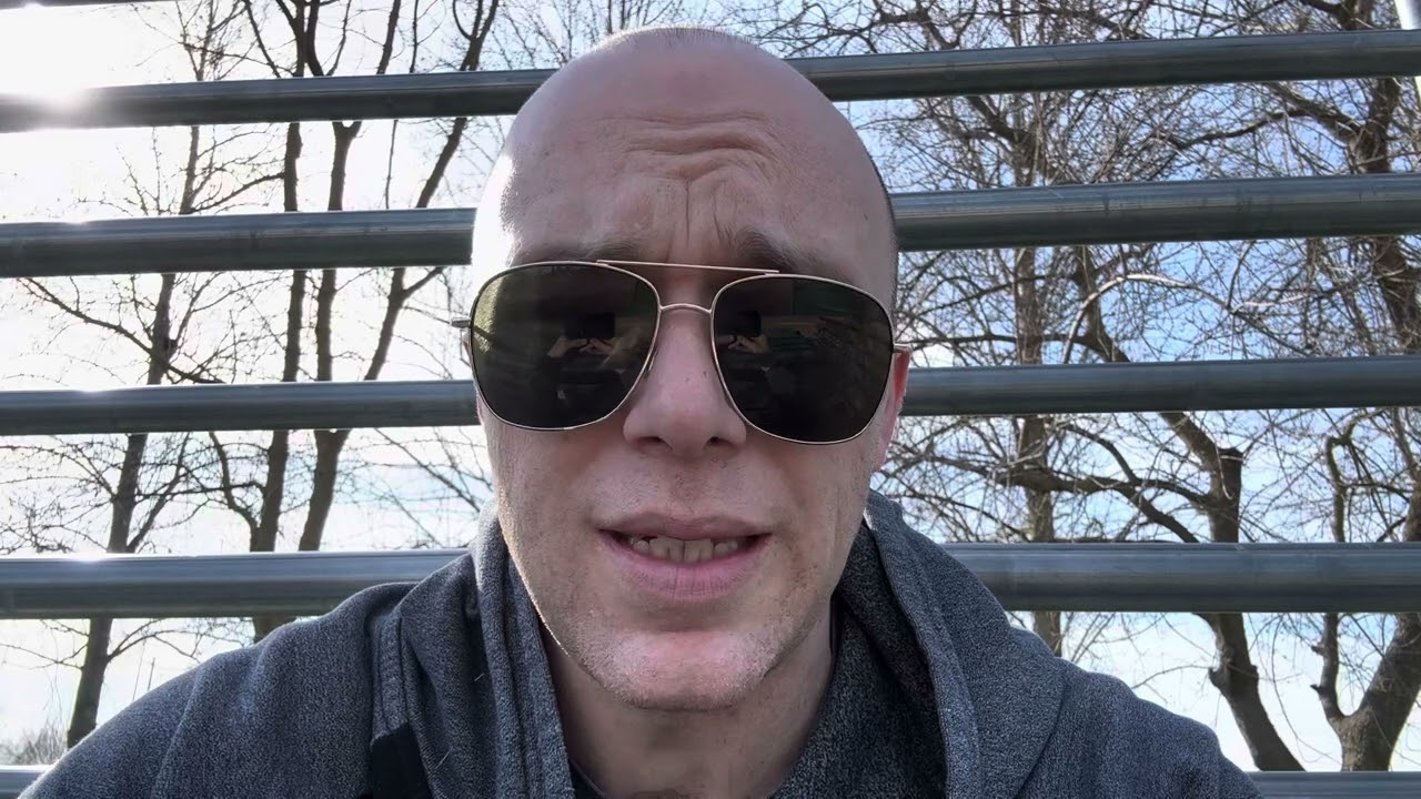 Choosing to Join as Enlisted or Officer