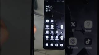 Using my phone with a Grayscale (black and white) screen #grayscale #grayscalescreen #monochrome
