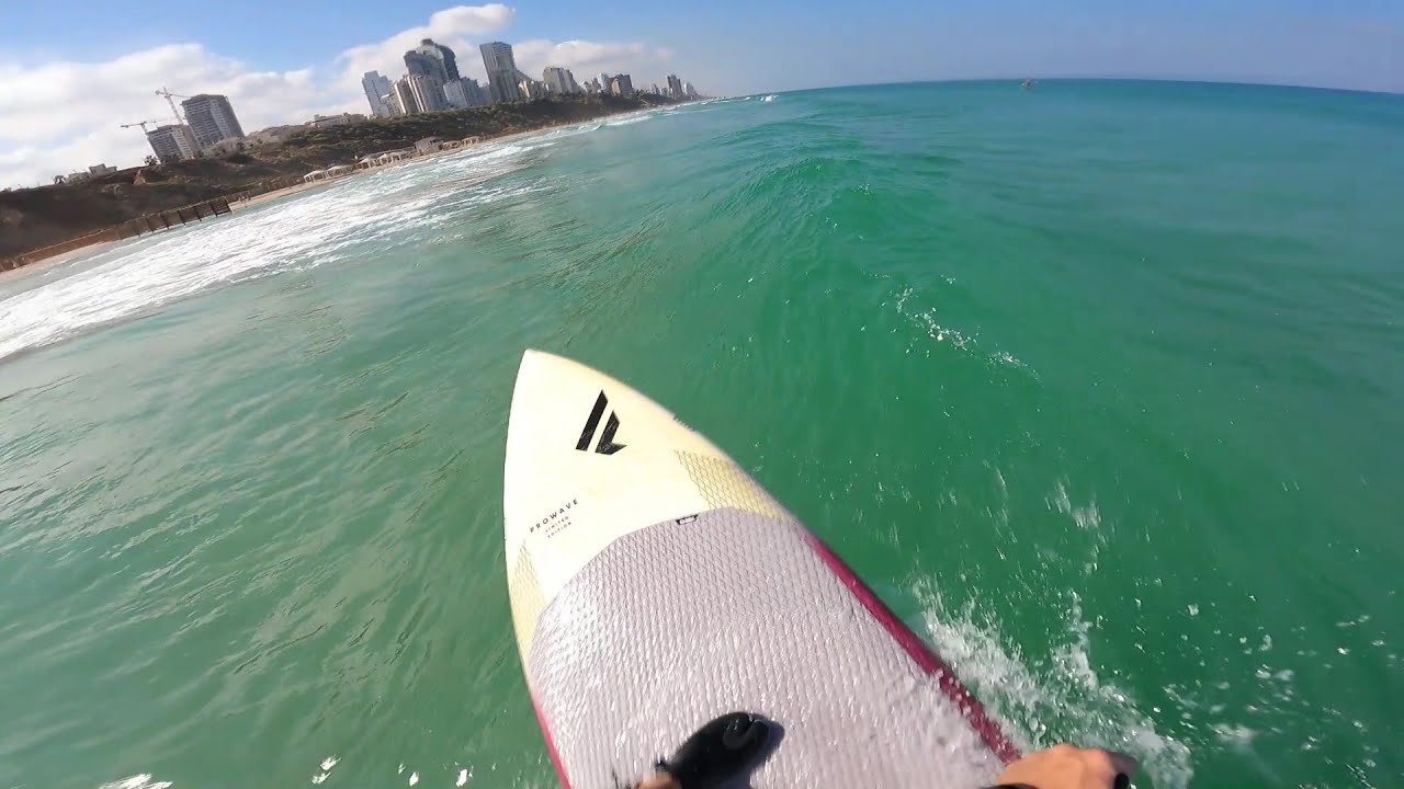 SUP Small Wave Surfing