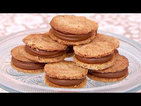 Walnut alfajores