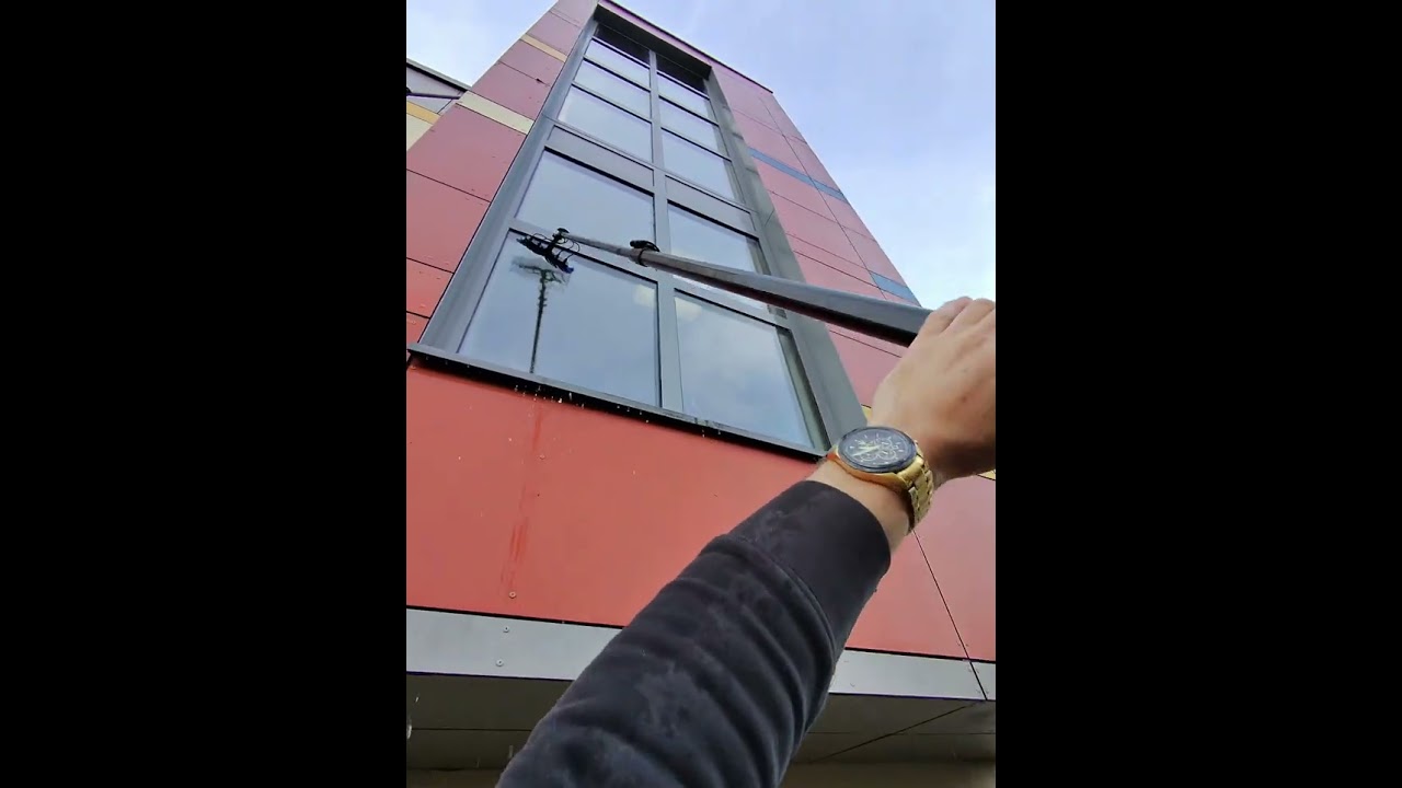 Fensterreinigung - Heiß Reinwasser in Berlin-Reinickendorf - Ben Casey`s Reinigungstechnik