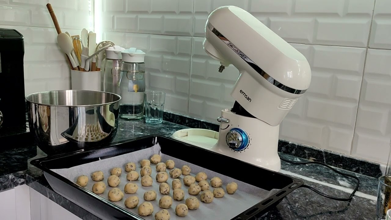 Ev Vlog I Tam buğday ekmeği, çörek otlu kurabiye ve evi temizledik