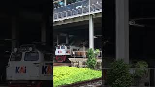 Salam Klakson Lokomotif Cc206 keretaapi lokomotif klakson