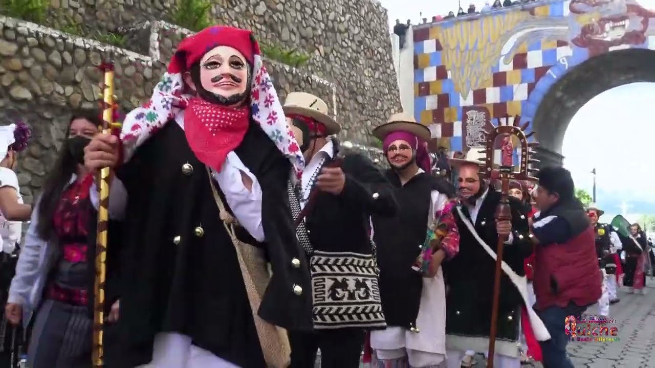 Presentación especial en el arco Gucumatz del Baile Regional 19 de Dic