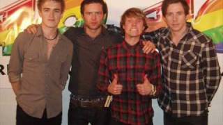 McFly calls the spanish radiostation Los40, for some big news!