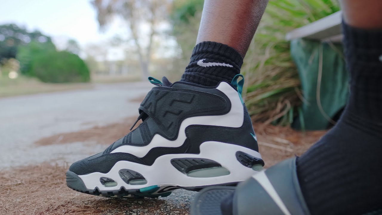 Nike Air Griffey Max 1 Freshwater I 2010 I Fuji XT3 I 16mm 1.4