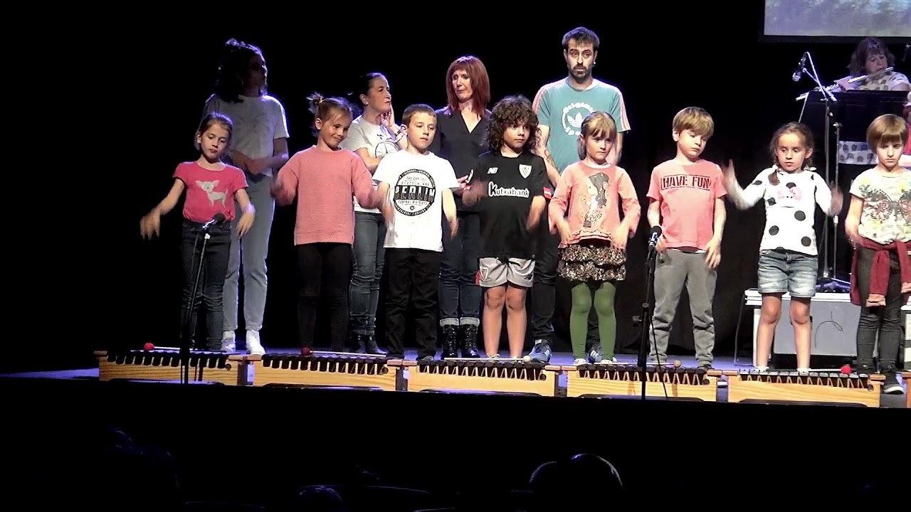 Udal Musika Eskolaren kontzertu didaktikoa 2019 Tristura herrian gertatu zan (1)