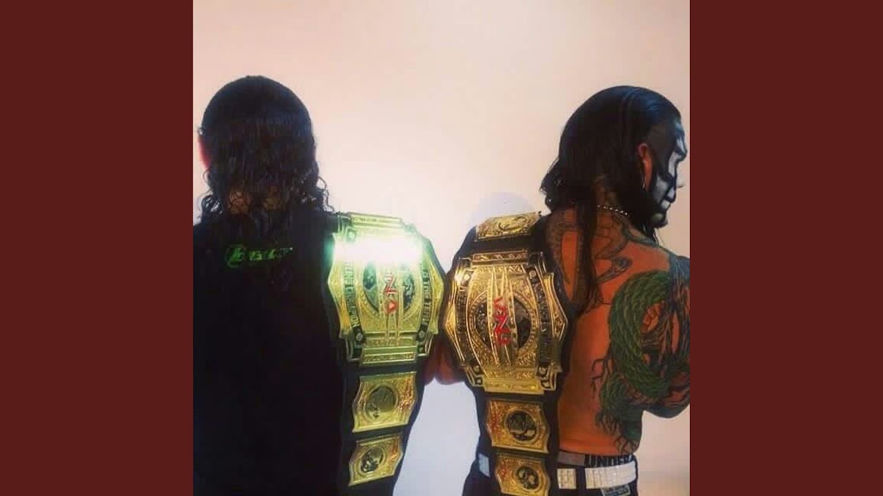 YouTube에서 LUVADANCER 보기 YouTube에서 LUVADANCER 보기