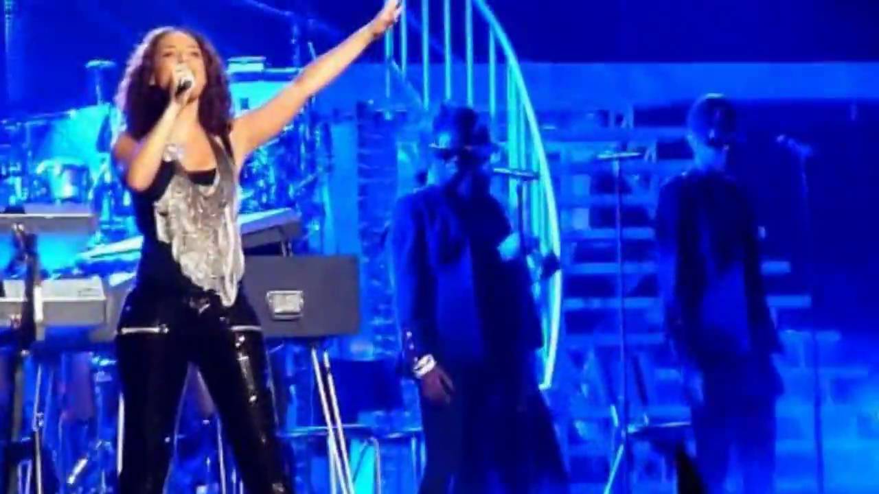 Alicia Keys Live "Wait Til You See My Smile" Staples Center 04-06-2010 Los Angeles