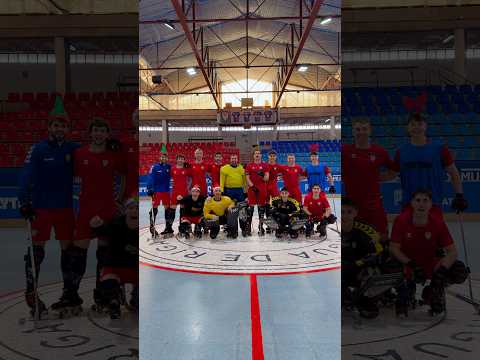 xmas training!🎅🏼🎄  Els jugadors de l’Igualada Rigat us desitgen unes molt bones festes!💙❤️