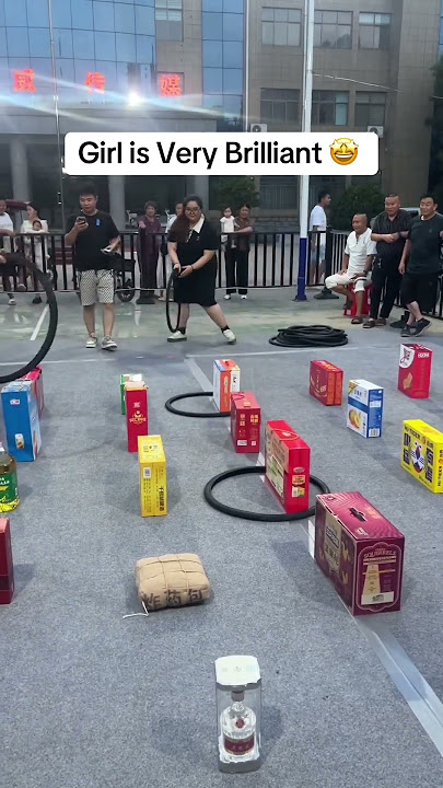 Brilliant Girl 😂 The Funniest Ring Toss Game Ever in China 😂