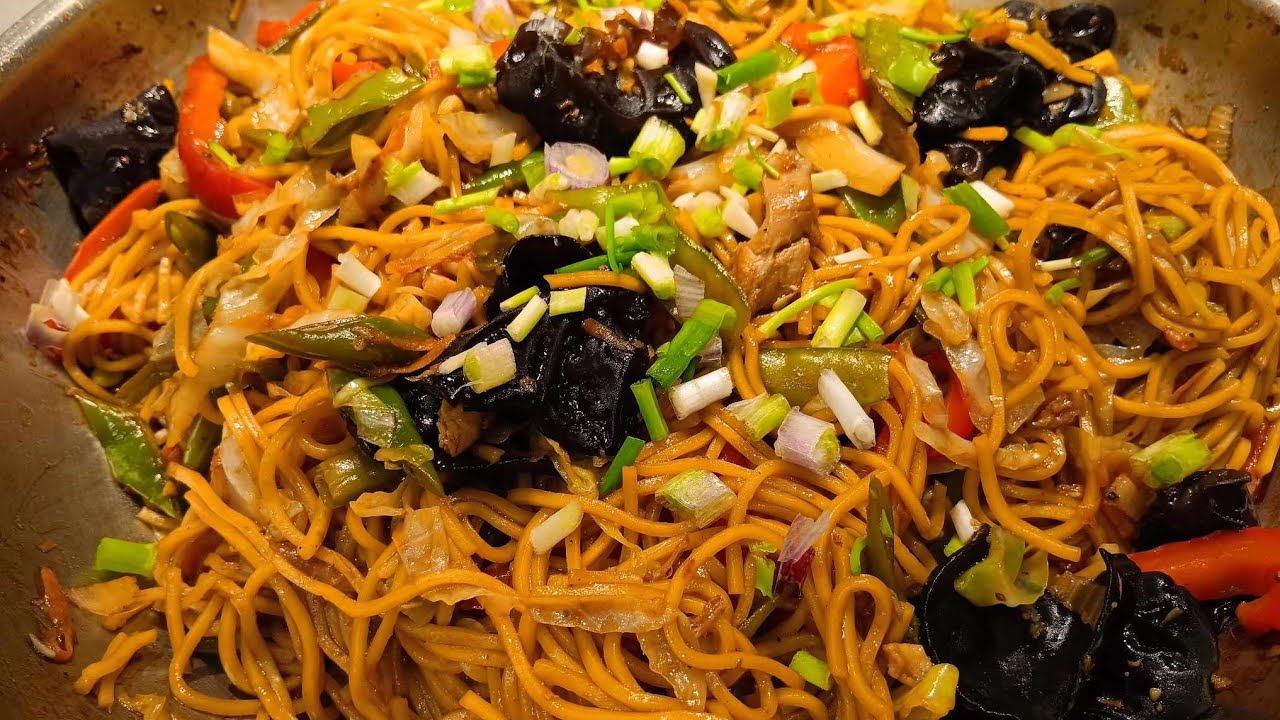 FRESH OILY MIKI NOODLES/HOW TO COOK IN MY OWN VERSIONmiki noodles