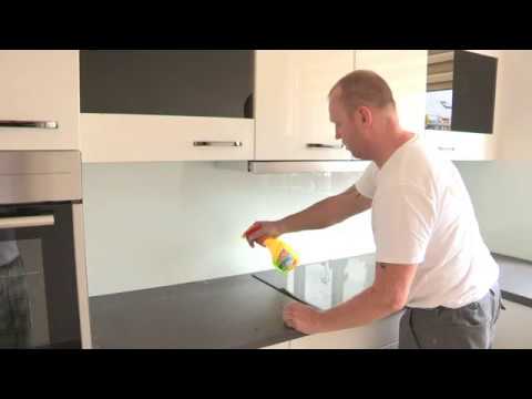 Video: Glazen Schort In Het Keukeninterieur