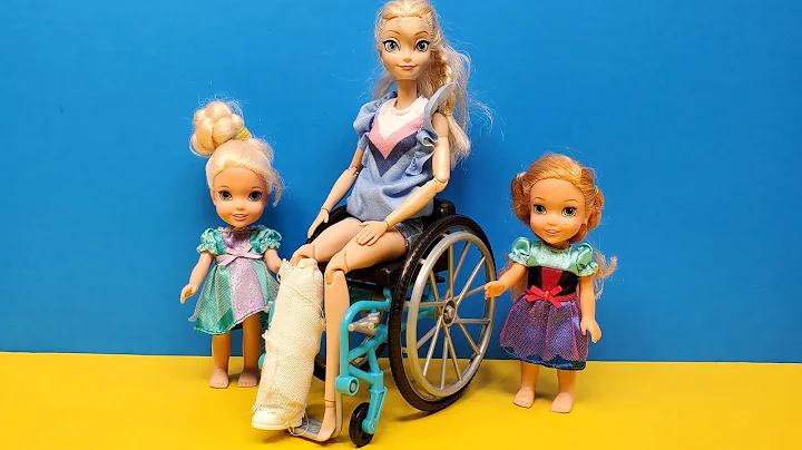 Leg cast ! Elsa and Anna toddlers - Barbie is the ...