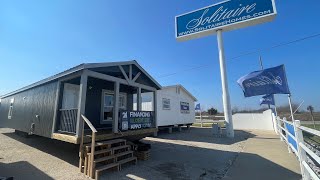 Solitaire Homes FP-150, aussi connu sous le nom de 16461A