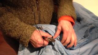 Freeing a stuck zipper screenshot 5