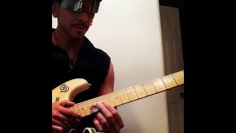 The Java Slide Fingertip Guitar Slide - Tap Sliding