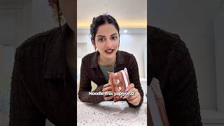 NOODLELARI KARIŞTIRIYORUZ #keşfet #noodle #shorts