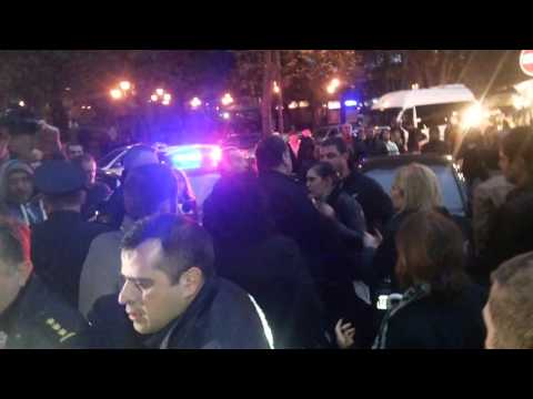 რა ხდება კოლმეურნეობის მოედანზე?