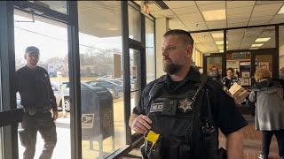 ENTITLED POSTAL WORKER CALL COPS WHO MISINTERPRET THE LAW-FIRST AMENDMENT