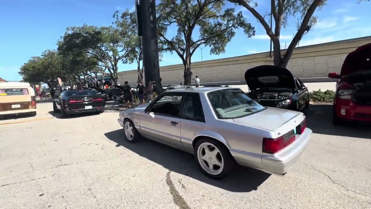 Vintage Body Foxbody LX Mustang With Cowl Hood Is Loud
