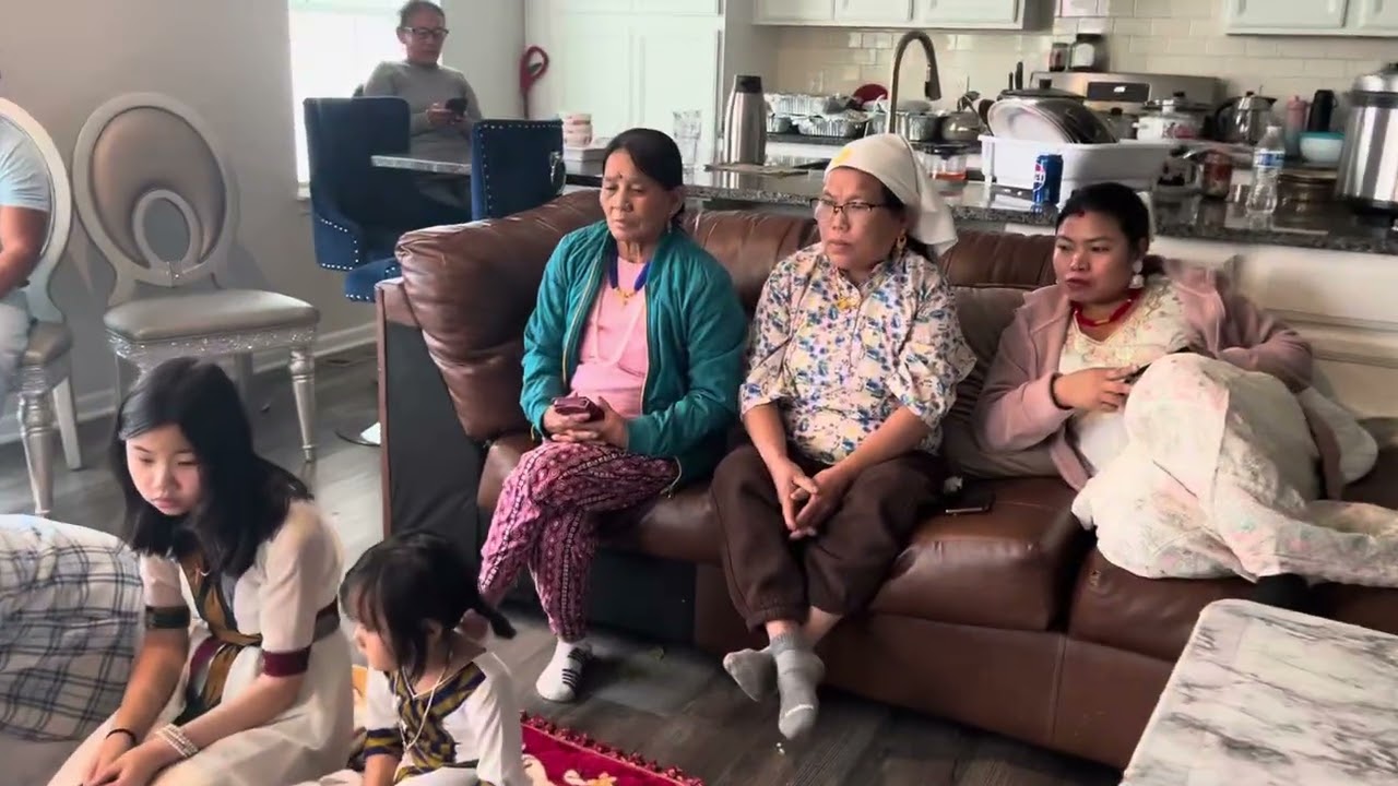 सनबहादुर योड•हाड़•को घरमा स-परिवारको माड•गेना मुन्घुम बाचन 🌹🙏