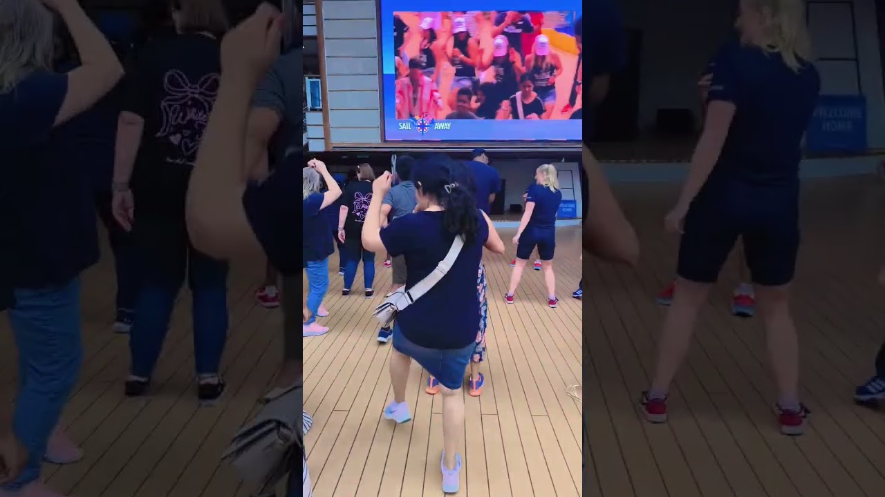 dance show at luminous carnival cruise brisbane🎉🎉