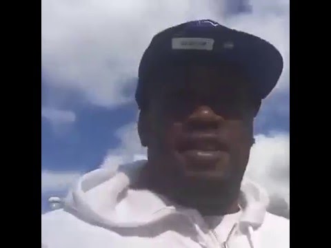 (Original Video) Dude Shot while live on Facebook In Englewood Chicago (Warning graphic