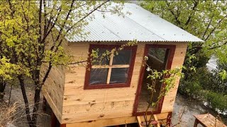Building Survival Cabin In heavy rain..Start to Finish