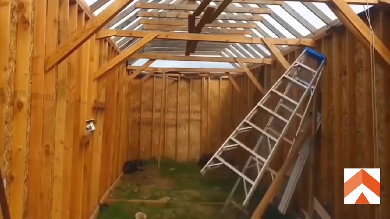 L’escabeau est à manier avec prudence