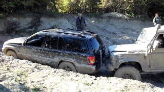 Devil's Pit 10-10-10 - Green Lane Ray gets pushed in the Jeep