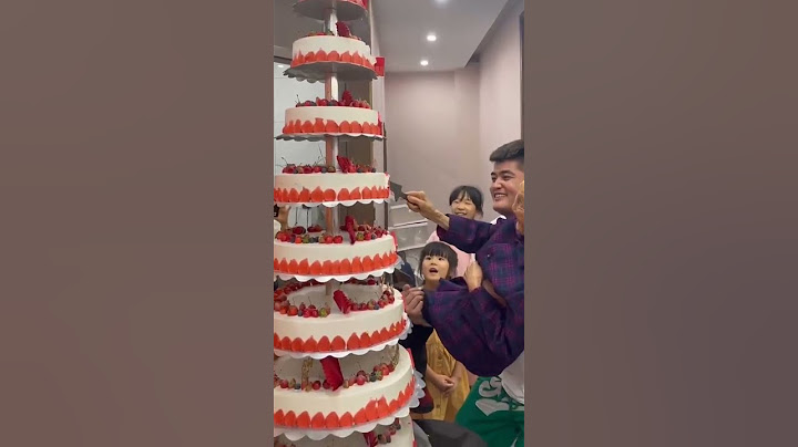 Bánh sinh nhật nhiều tầng