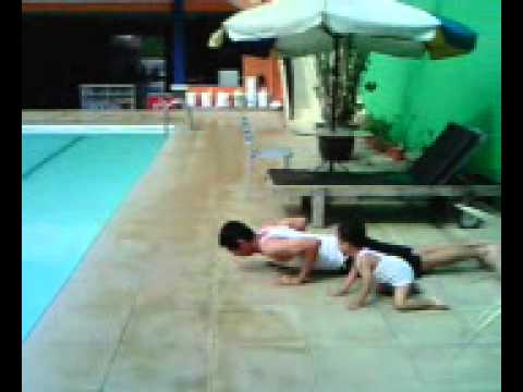 Rizky pemanasan berenang