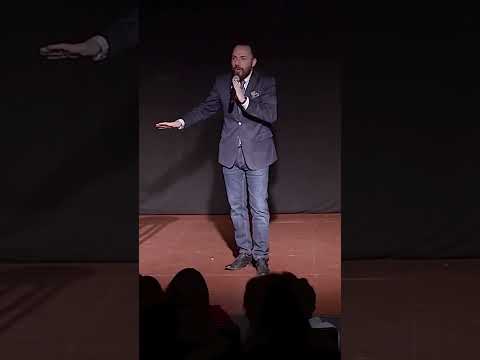 TU TÍA LA CATÓLICA que en TODOS LADOS se PERSIGNA | Gon Curiel