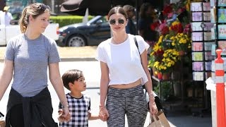 Miranda Kerr Flaunts Toned Midriff Doing Her Own Grocery Shopping With Flynn