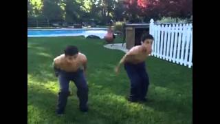 Twin Grind On Me !
