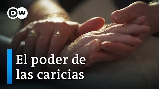 ¿Cómo afectan las caricias nuestra salud mental y física? | DW Documental